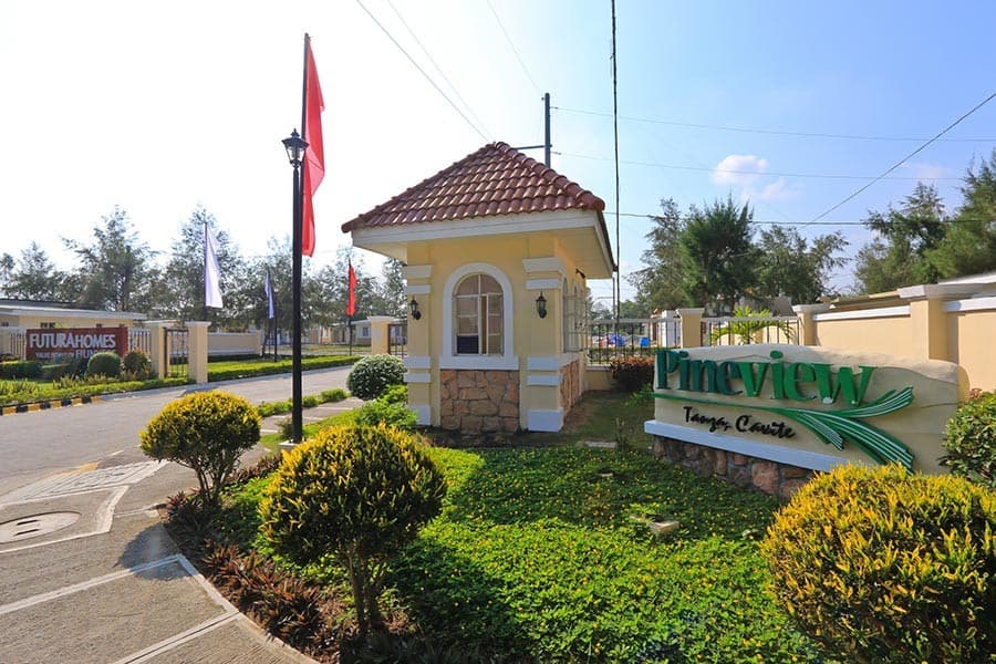 Pineview-Main-Entrance