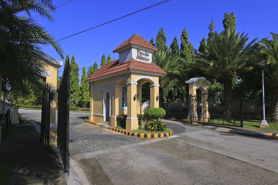 Punta-Altezza-Main-Entrance